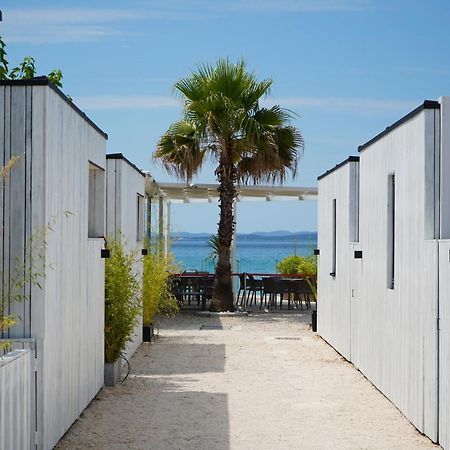 Boutique Style Eco-Beachhouse, Private Jacuzzi 프리블라카 외부 사진