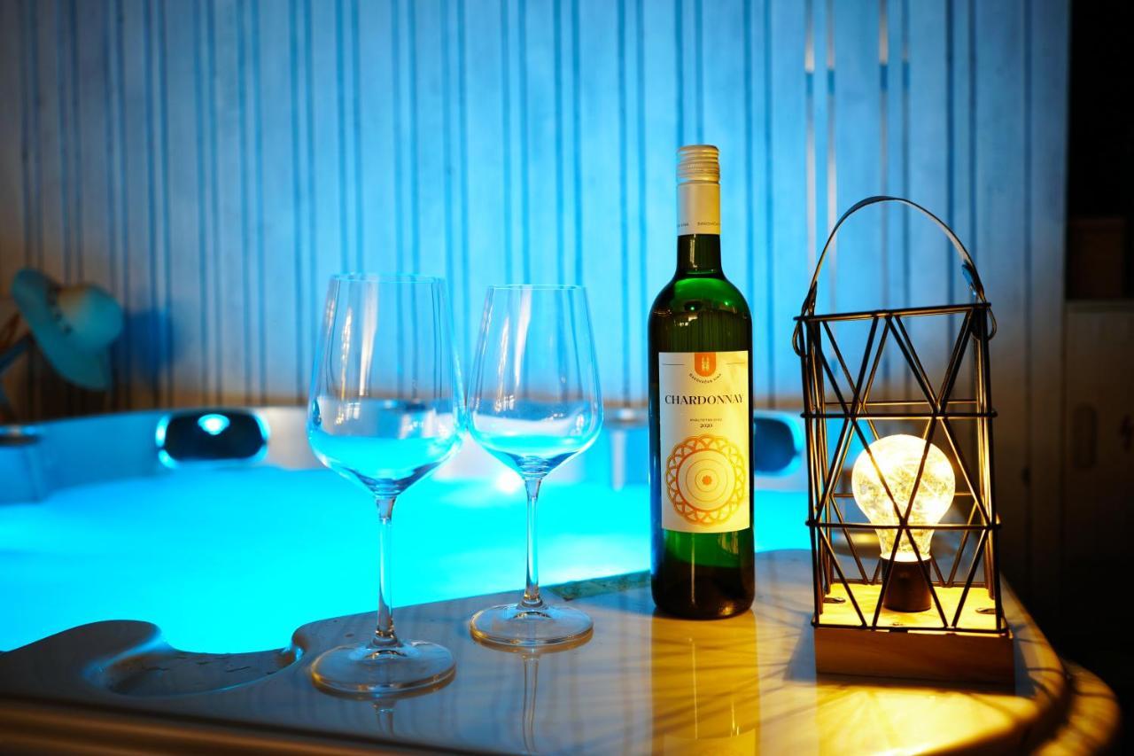 Boutique Style Eco-Beachhouse, Private Jacuzzi 프리블라카 외부 사진