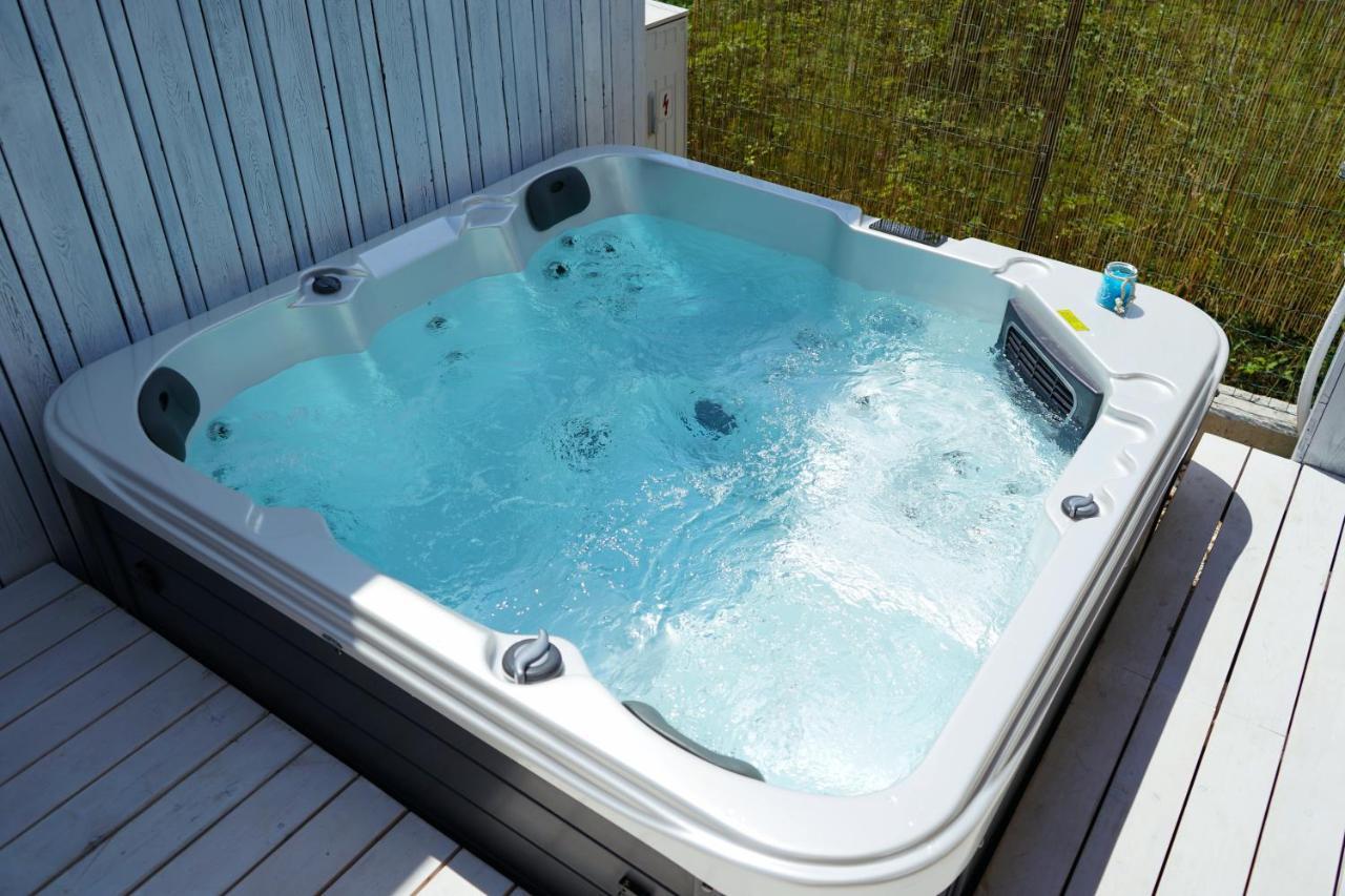 Boutique Style Eco-Beachhouse, Private Jacuzzi 프리블라카 외부 사진