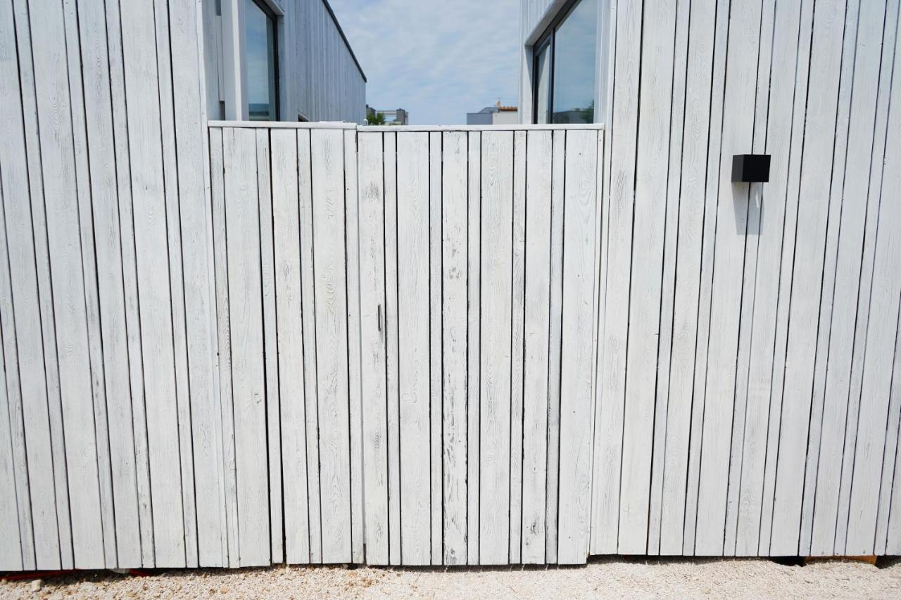 Boutique Style Eco-Beachhouse, Private Jacuzzi 프리블라카 외부 사진